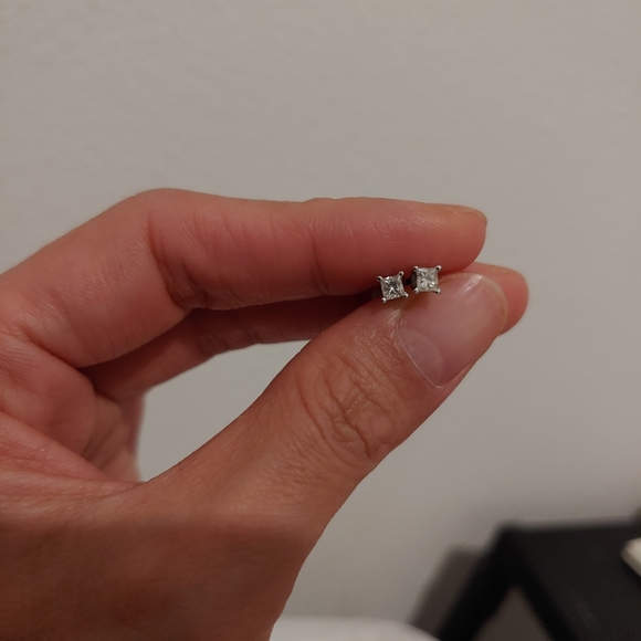 18k white gold diamond solitaire earrings - Picture 4 of 4